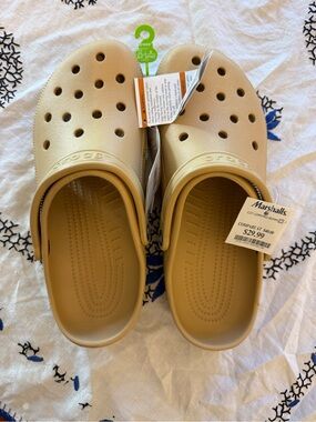 CROCS Classic Clog in Tan